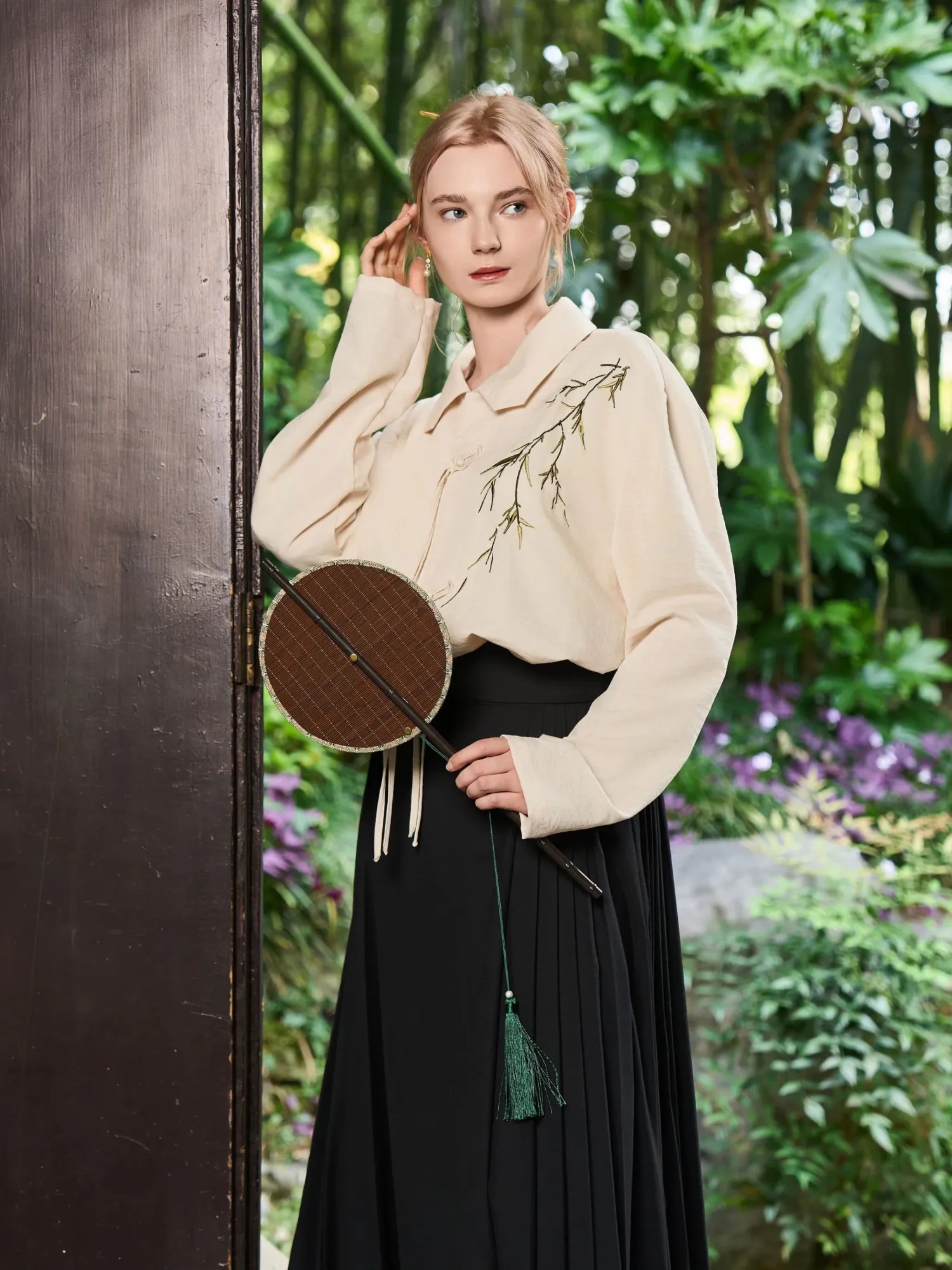 Elizabeth photo 3